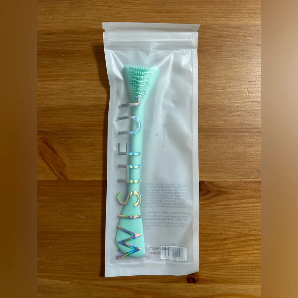 Huda Beauty Clean Genie Cleansing Wand (make up removing cleansing wand)